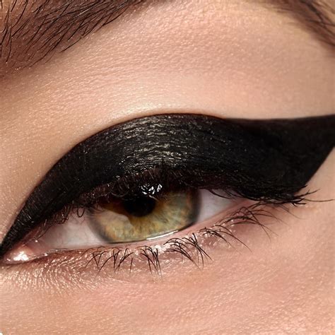 Black maguc liquid eyeliner